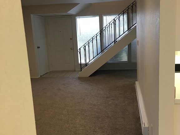 4th image of 14302 NE 7th Pl APT 2