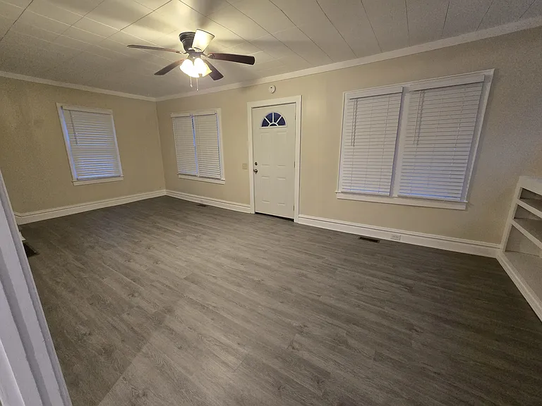 1712 Blackburn Ave — Photo 10