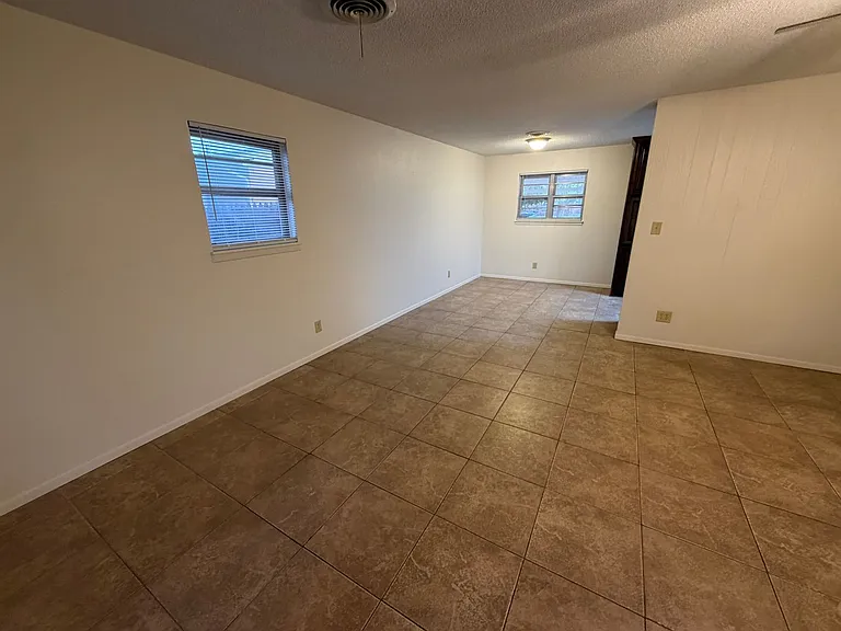 5003 Hall Ave — Photo 5