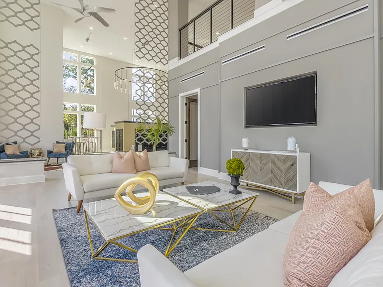 Clubhouse Lobby