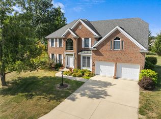 2 Rosewood Ct, Paris, IL 61944