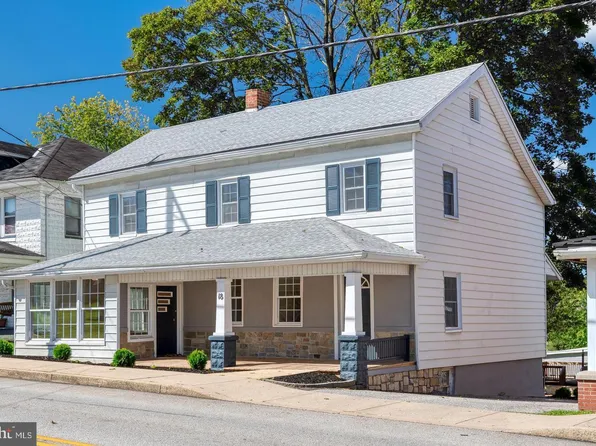 18 N Main St, Manchester, PA 17345