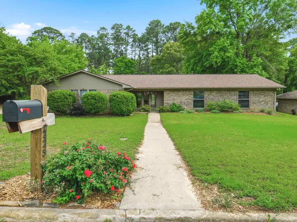 225 Mosley Cir S, Longview, TX 75605