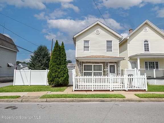 2nd image of 1103 Meade Ave