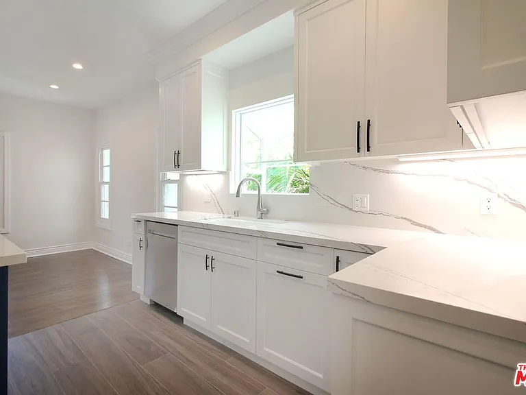 442 S Roxbury Dr #A — Photo 12