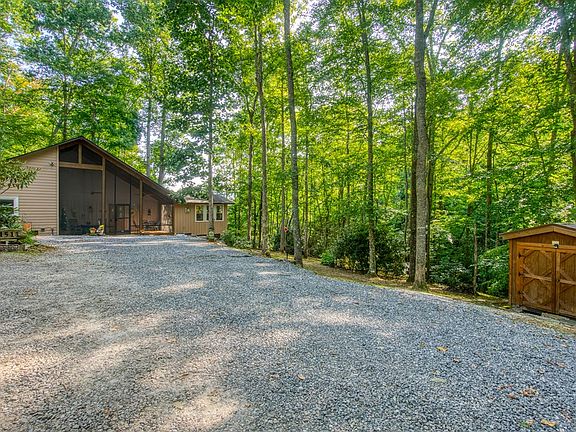2nd image of 51 Bradley Creek Trl