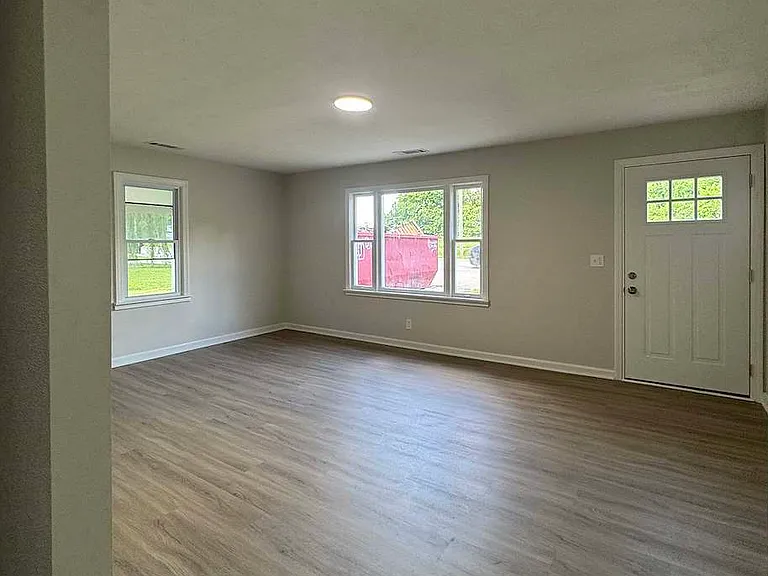 2217 Hamburg Pike — Photo 5