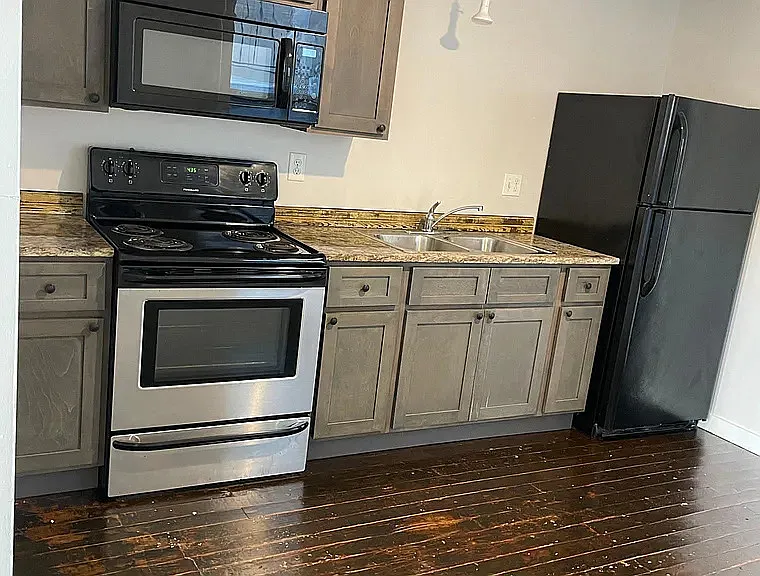 672 N Upper St — Photo 5
