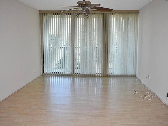 4th image of 1350 River Reach Drive #401