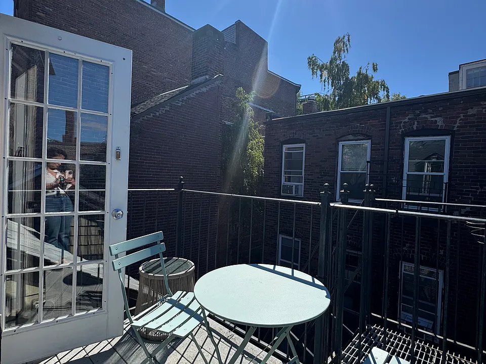 14 Lindall Pl #4