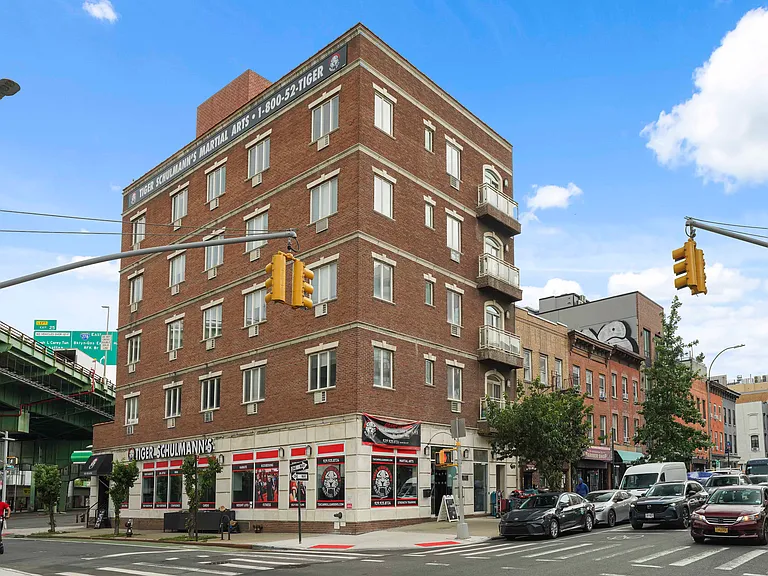 562 Court St #5B — Photo 3