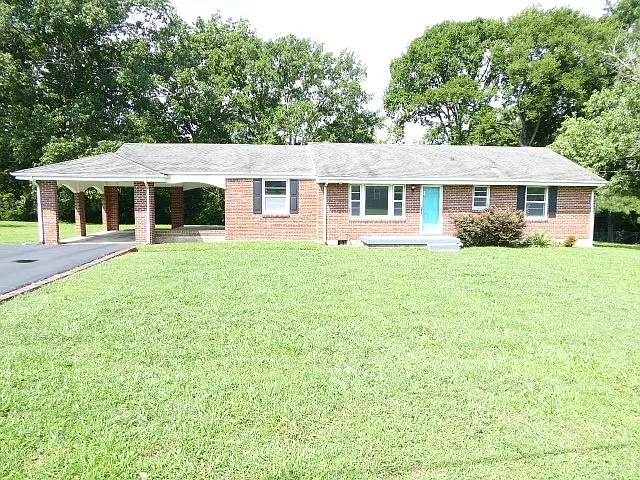 214 Wilowen Dr — Photo 1