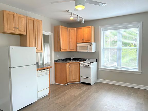 Fully equip Kitchen