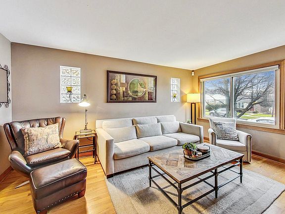 5th image of 4824 N McVicker Ave