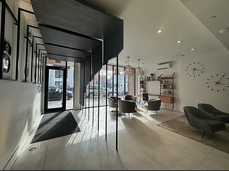709 Hart St #3F — Photo 14