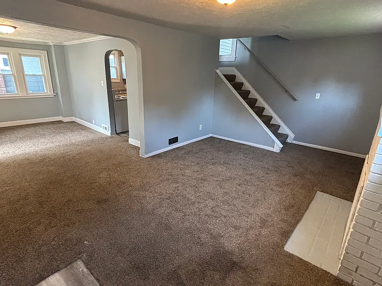 1163 Pondview Ave — Photo 7