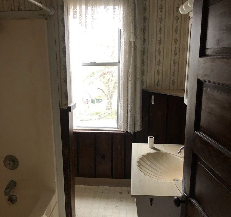 2nd image of 365 Duncan Ave #2