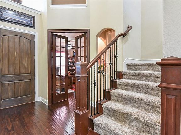 3rd image of 2779 Bridgewater Dr