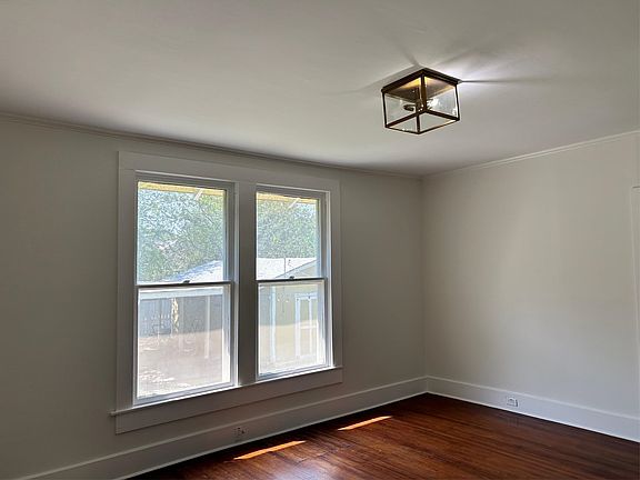 2nd image of 603 E Losoya St