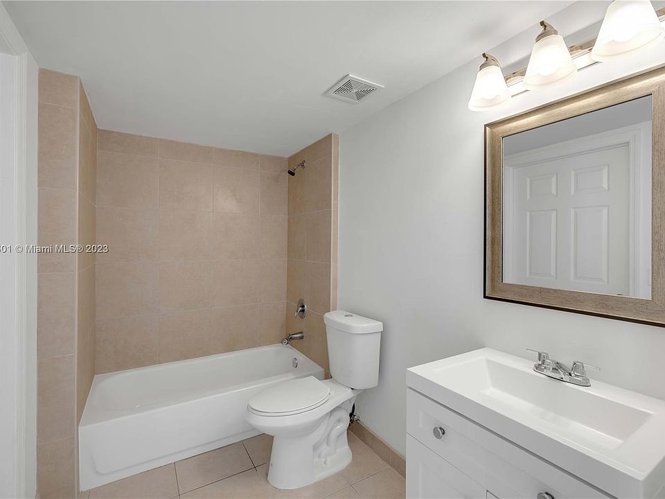 1st image of 2415 NW Sixteen Street Rd #413