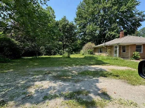 12068 Lake Rd, Montrose, MI 48457