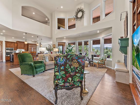 5th image of 10 Augusta Ct