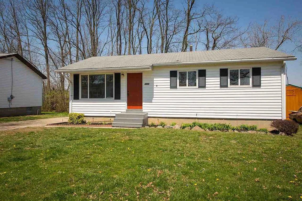 3396 Cedar Tree Ln photo 1