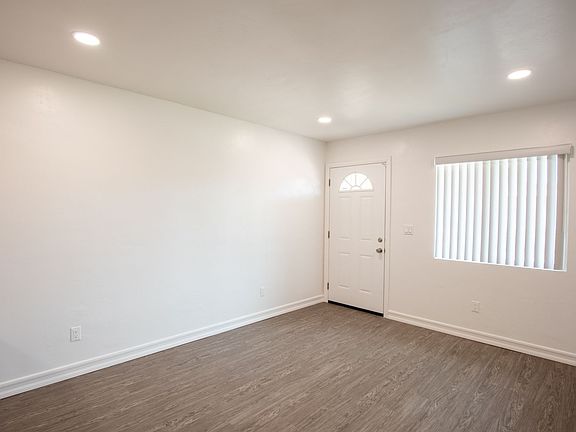 3rd image of 462 Davidson St