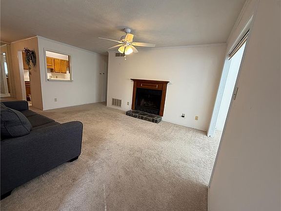 4th image of 207 Olde Mill Ln