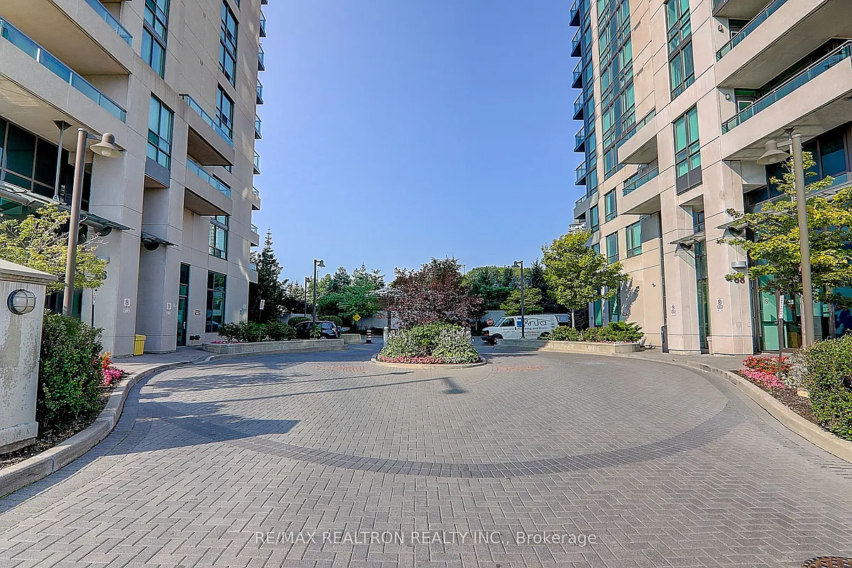 Building Photo - 88 Grangeway Ave #2008