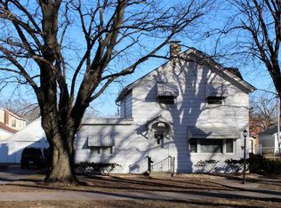 2213 N 7th St, Clinton, IA 52732