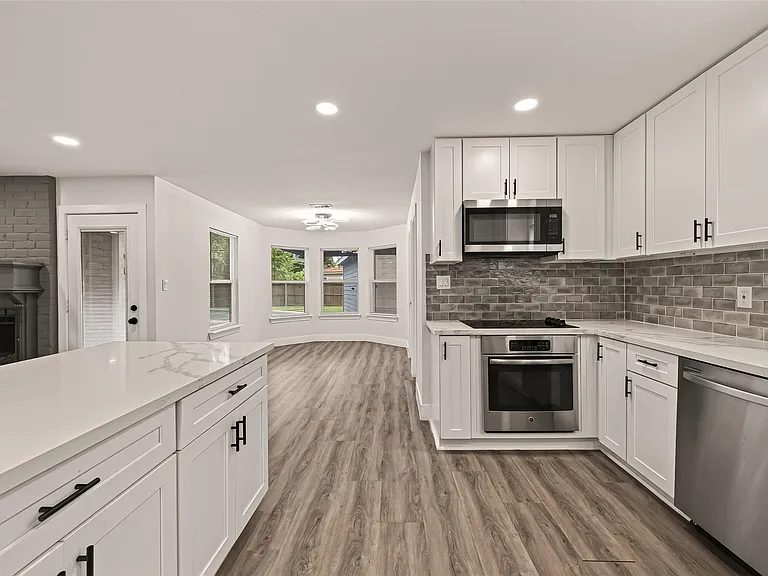 10011 Pine Pass Dr — Photo 7