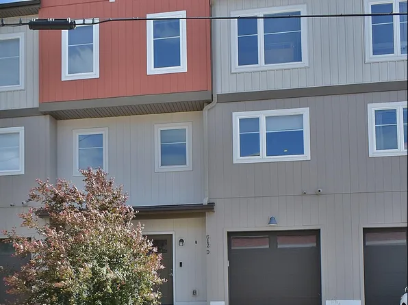 612 Station St #D, Traverse City, MI 49686