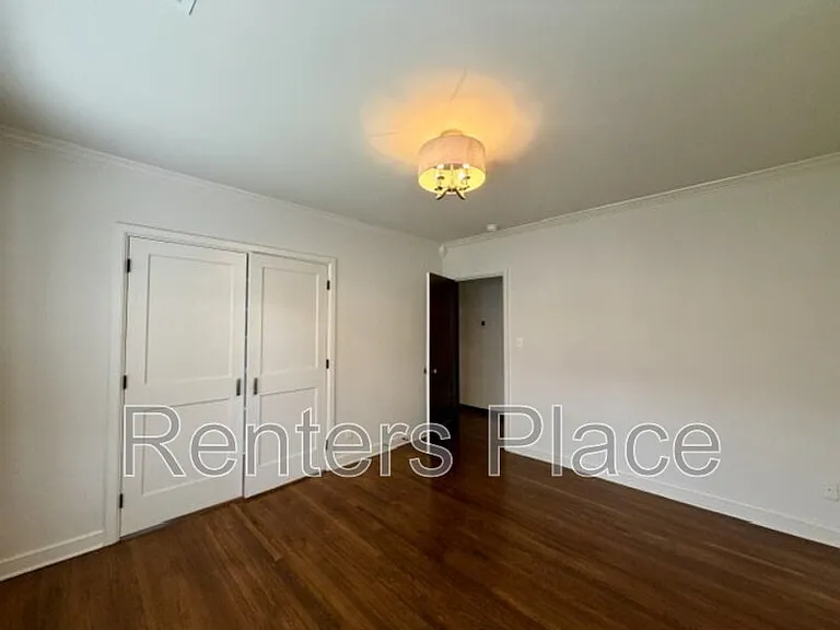 1904 S Yorktown Ave — Photo 20