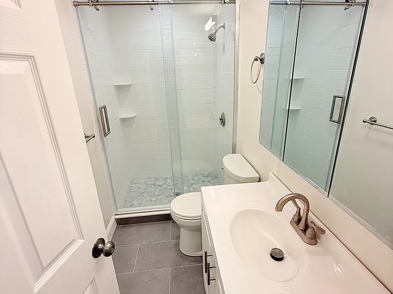 18 Queensberry St #7 — Photo 4