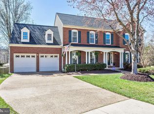 4352 Glastonbury Ct, Dumfries, VA 22025