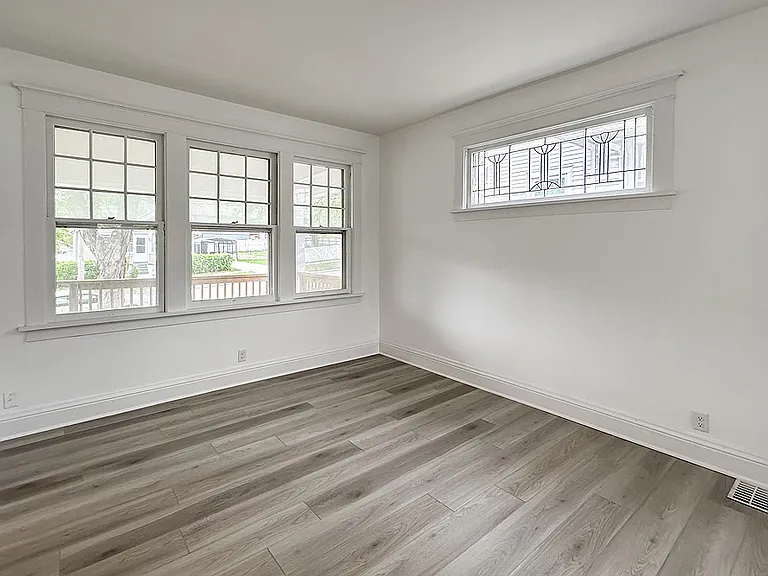 2122 Bancroft St — Photo 25