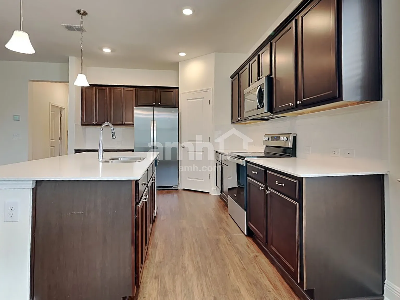 4 bed, 3.0 bath, 2222 sqft, $2,865 — Photo 3