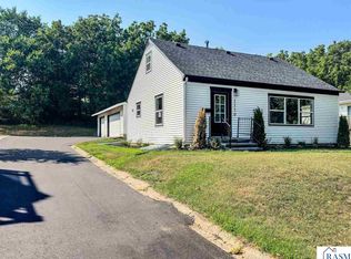 1110 S Washington Ave, Saint Peter, MN 56082