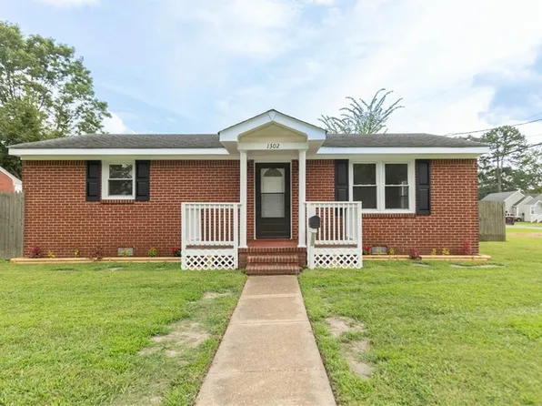 1302 Portlock Rd, Chesapeake, VA 23324