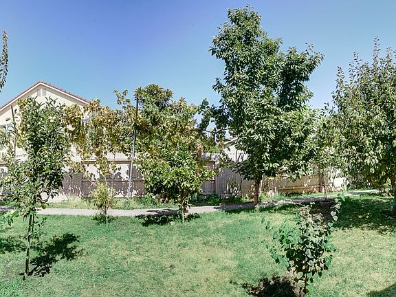 3rd image of 30 Sunstone Cir