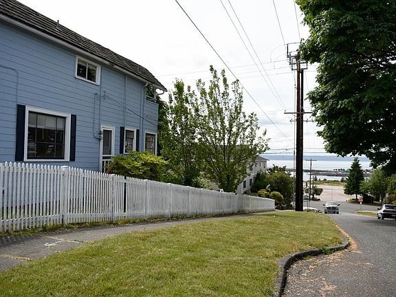 Side entrance sound view