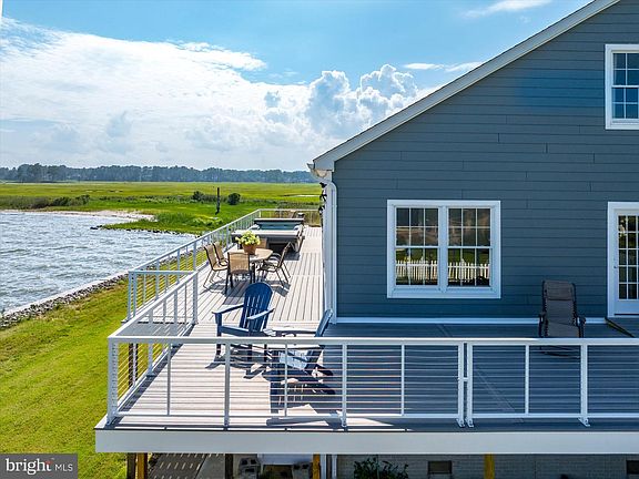 3rd image of 22596 Bay View Cir