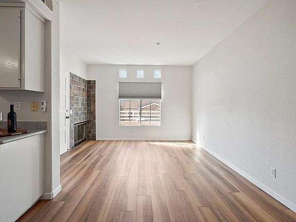 5th image of 221 Donax Ave Unit 11