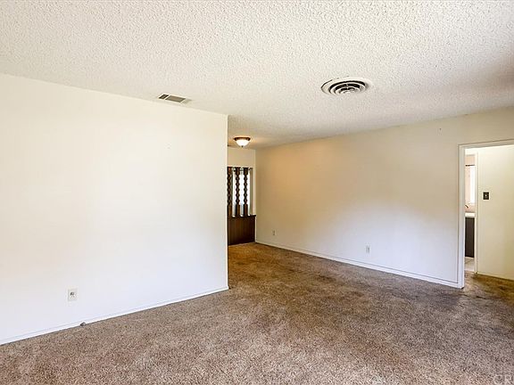 4th image of 12757 Bromont Ave