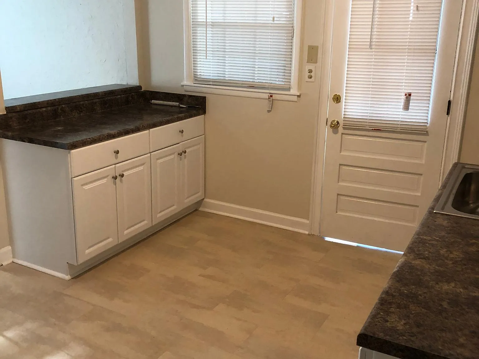 3 bed, 1080 sqft, $1,050 — Photo 2