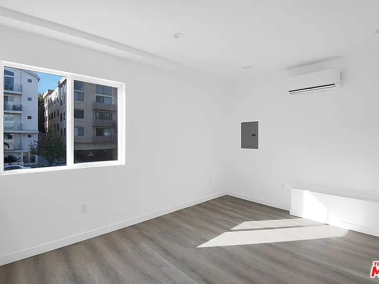 1610 S Beverly Glen Blvd #10 — Photo 5