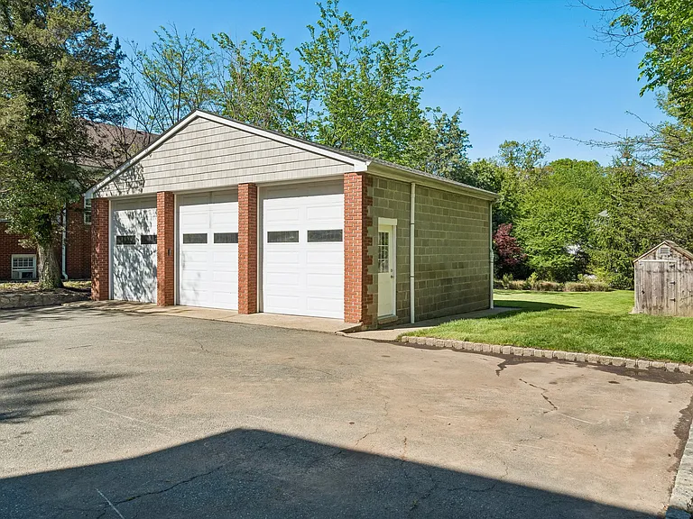 186 W Northfield Rd — Photo 33