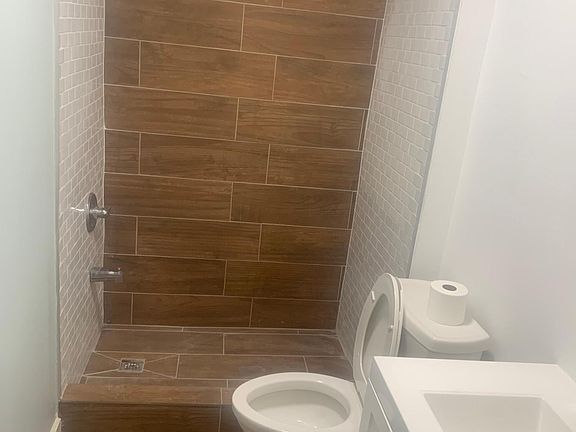 4th image of 56 Shepherd Ave Floor 2