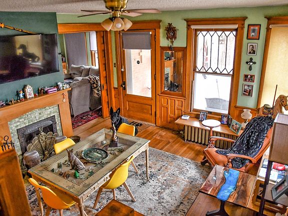 3rd image of 402 E Kansas Ave